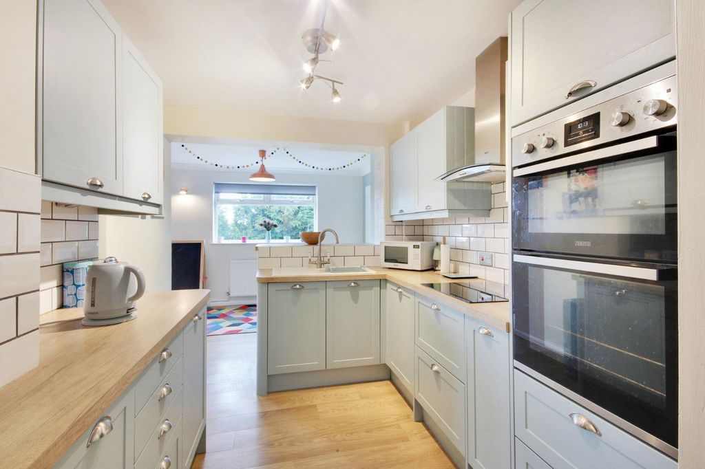 Property photo 2 of 15