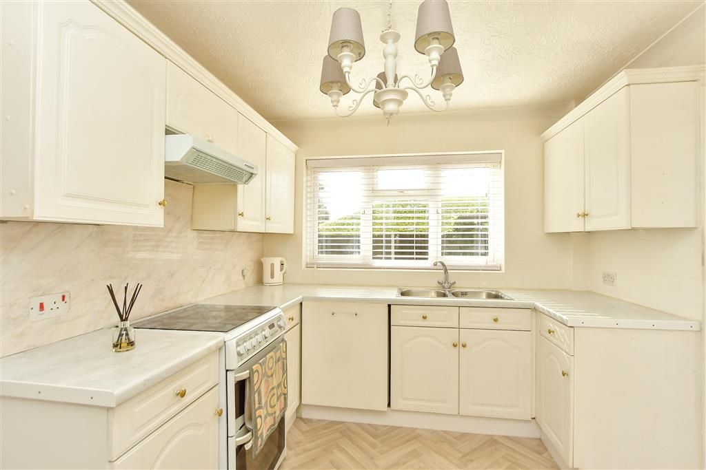 Property photo 3 of 14 Kitchen