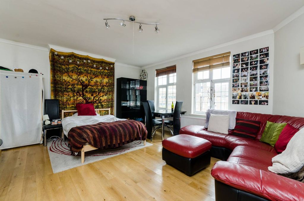 Property photo 3 of 7