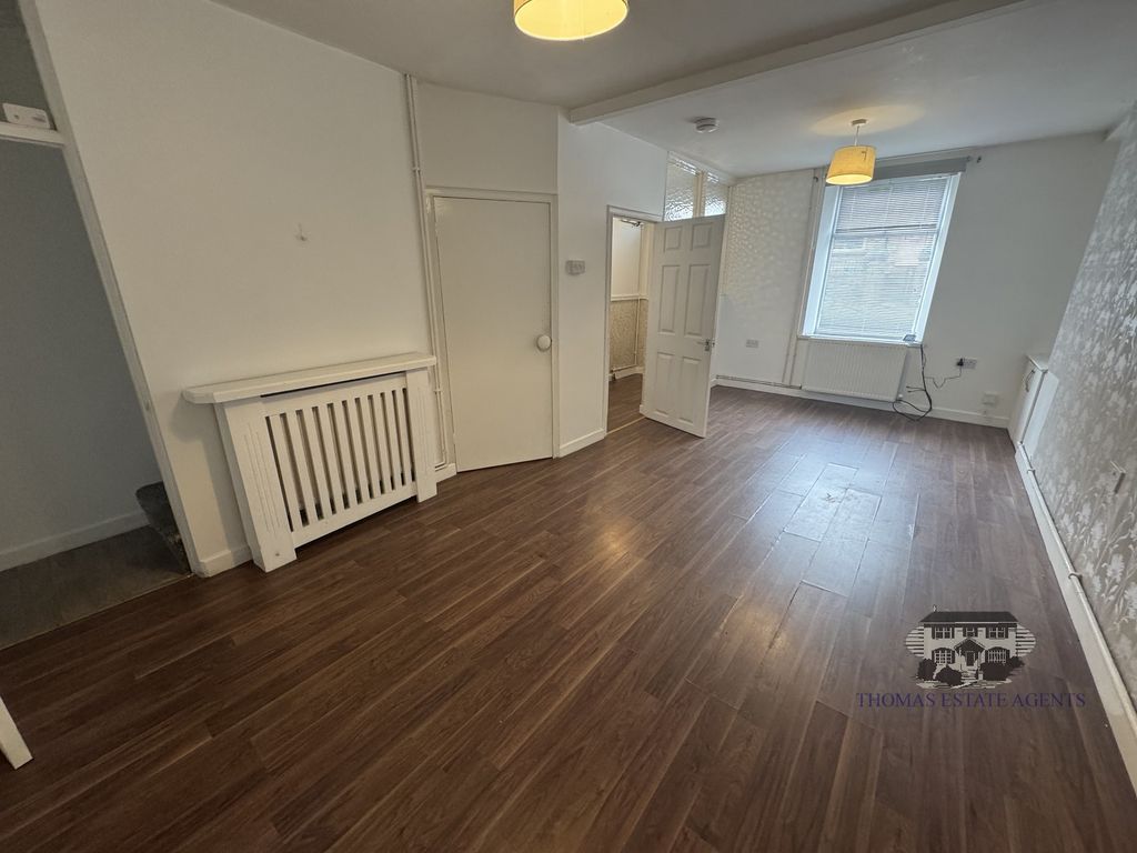 Property photo 2 of 9 Lounge