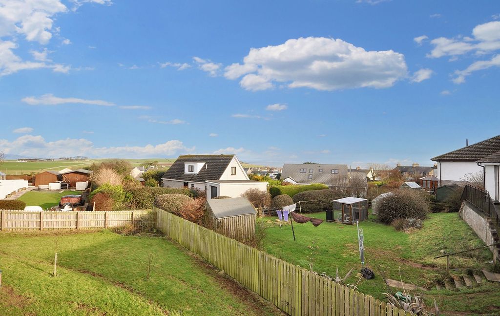 Property photo 3 of 42
