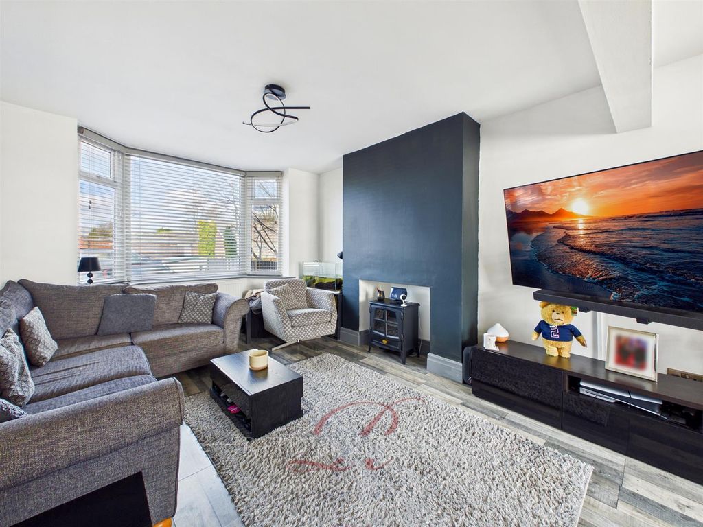 Property photo 2 of 24 Cam03999G0-Pr0231-Still003.Jpg