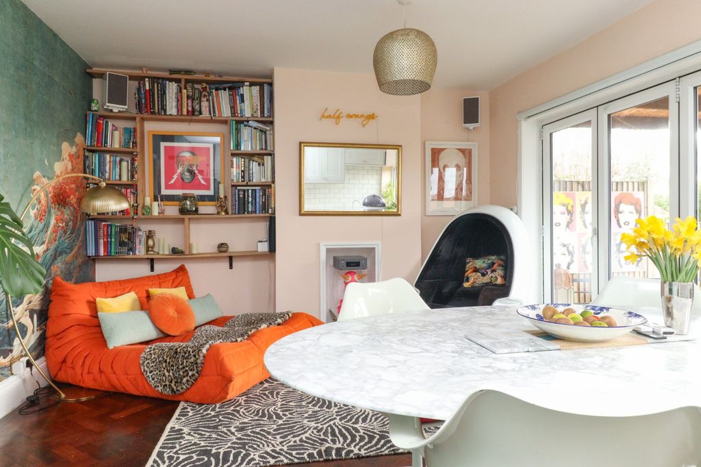 Property photo 3 of 16 Picture 3