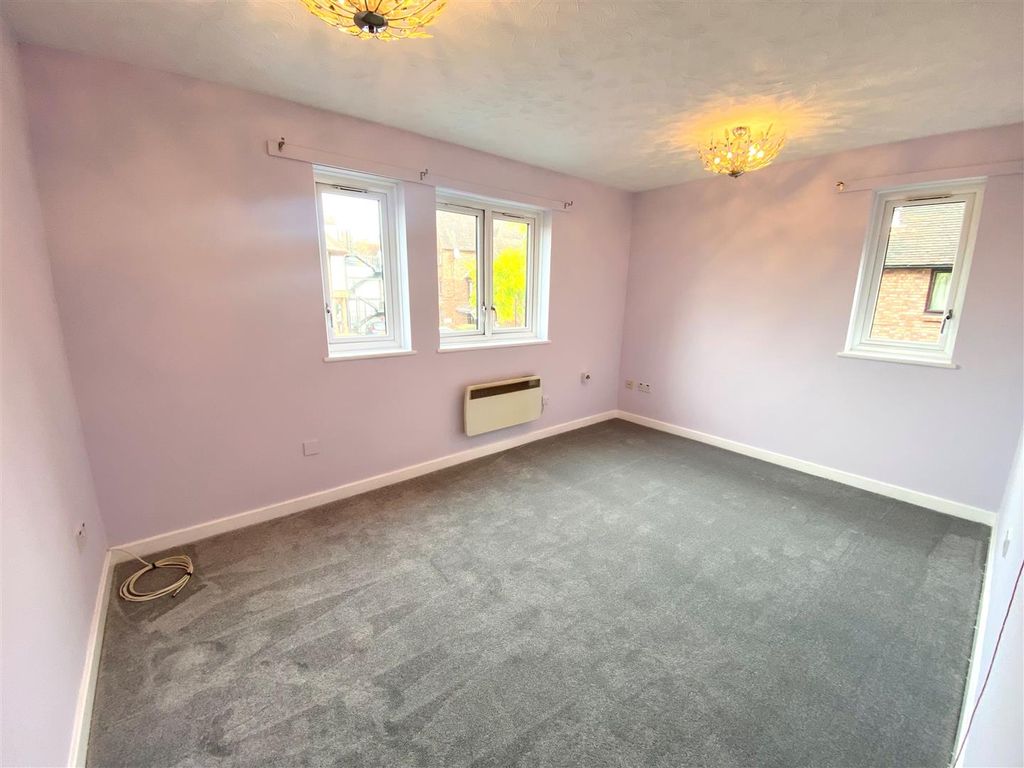 Property photo 3 of 7 E.Jpg