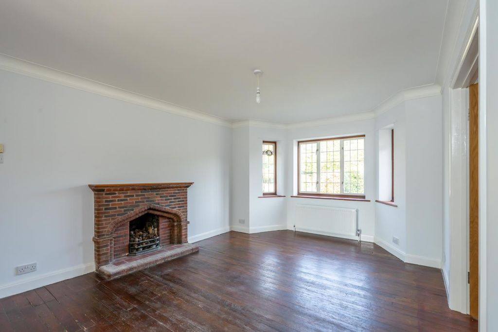 Property photo 3 of 15 Sitting Room.Jpg