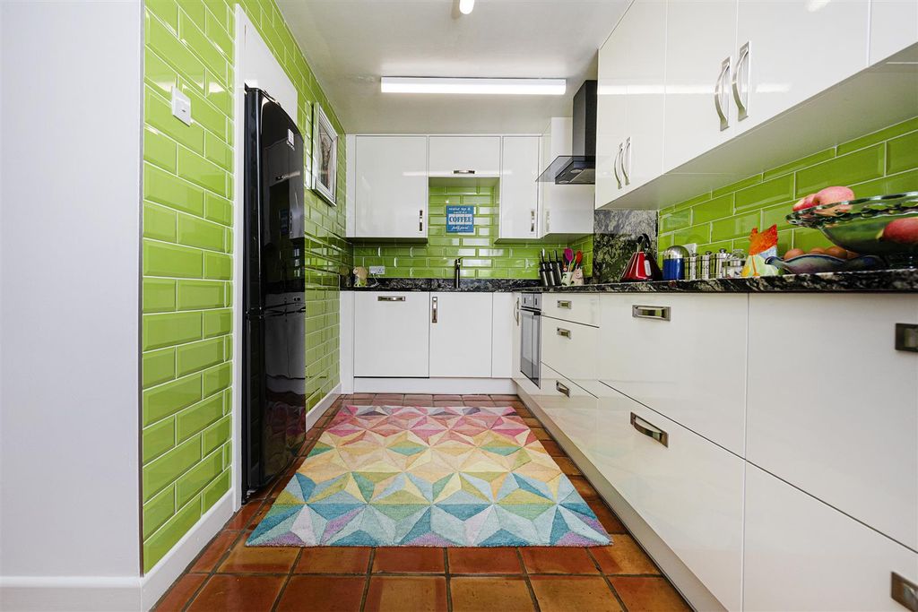 Property photo 3 of 42