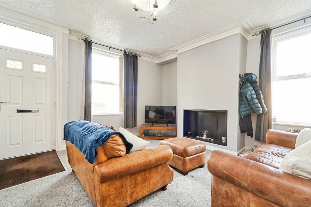 Property photo 3 of 14