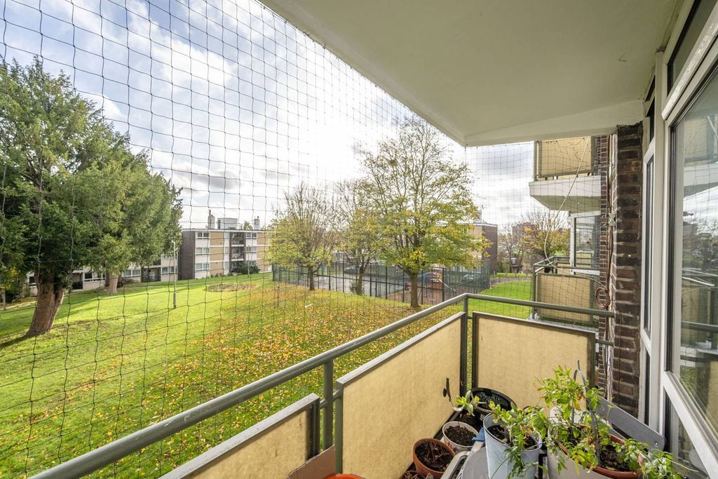 Property photo 3 of 6