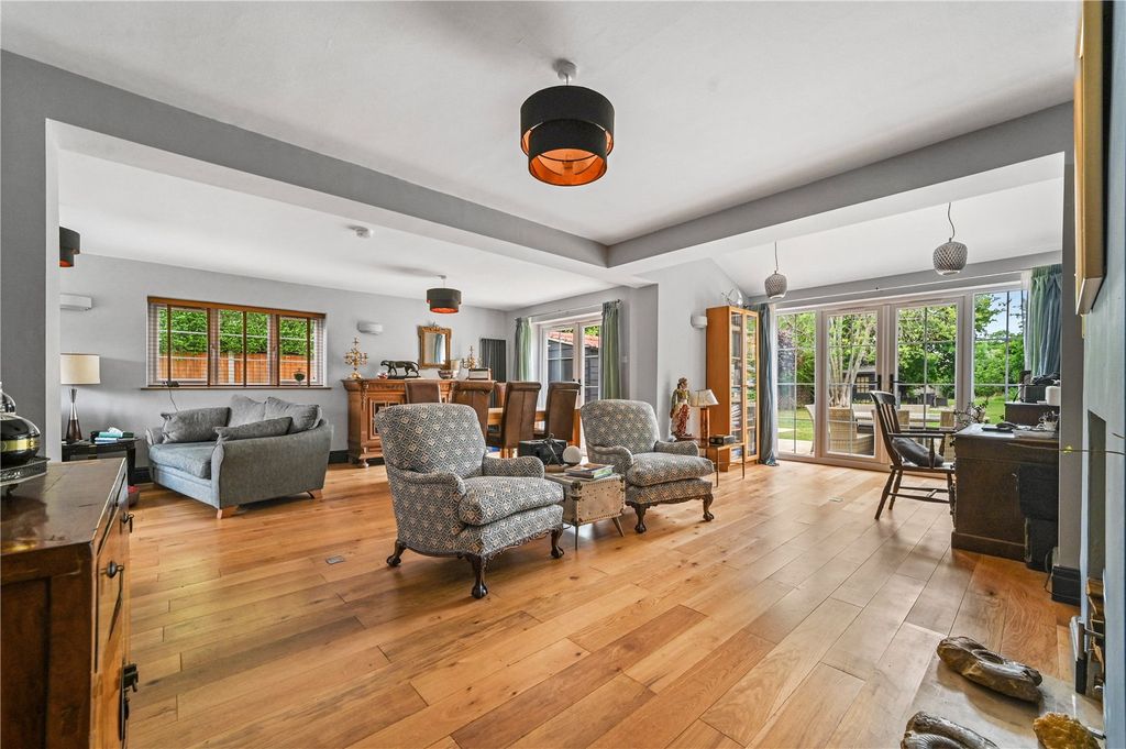 Property photo 2 of 28 Open Plan Living