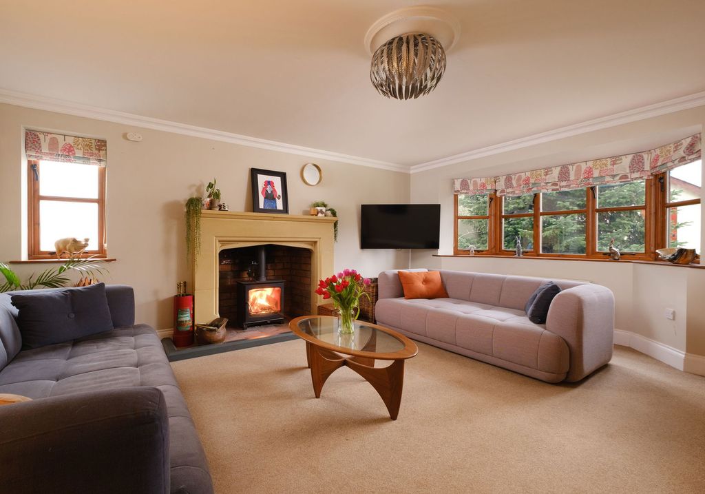 Property photo 3 of 24