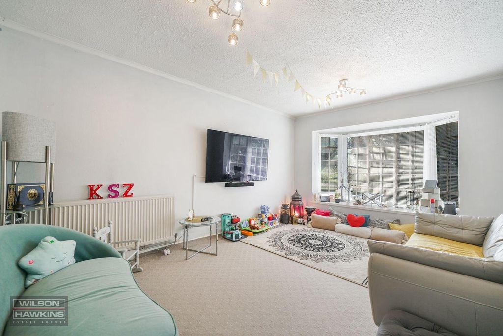 Property photo 2 of 13 35 London Road - 7Mlfggio0Jgor2Ho9Af1.Jpg
