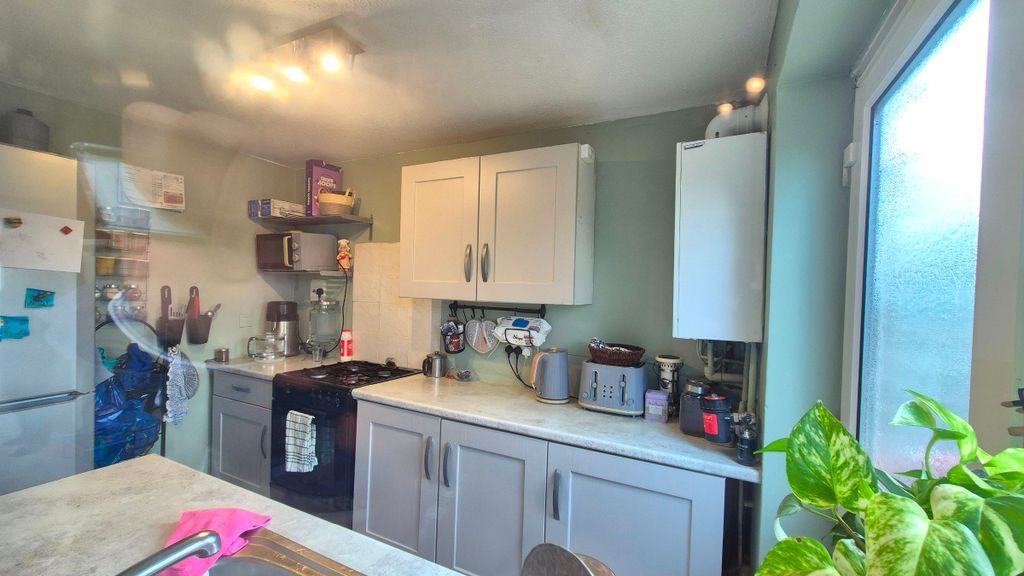 Property photo 3 of 5