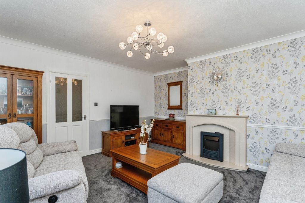 Property photo 3 of 32 Pbox-Img.Jpg