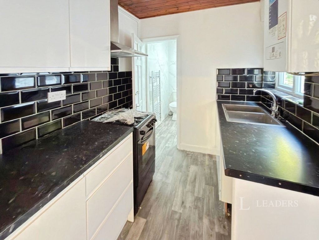 Property photo 1 of 10 Kitchen