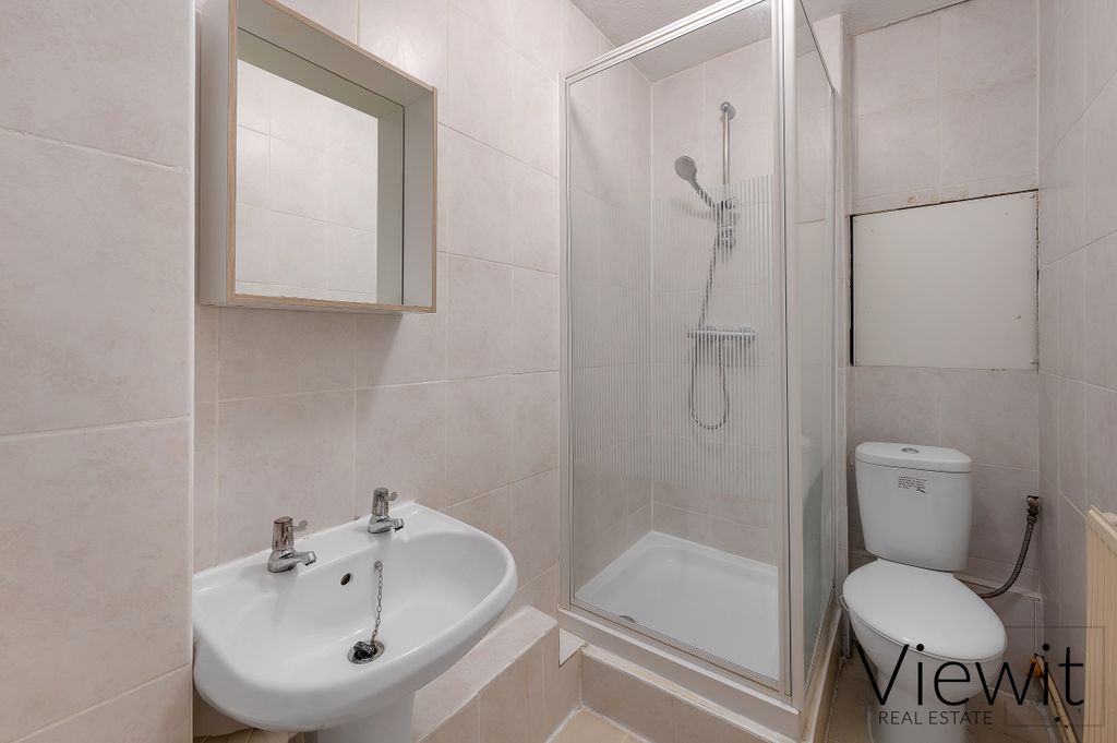Property photo 2 of 3
