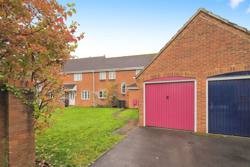 Property photo 2 of 17