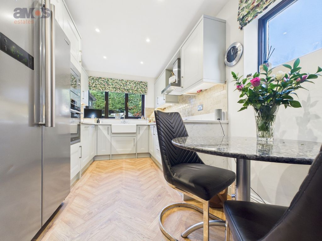 Property photo 3 of 27 4670486