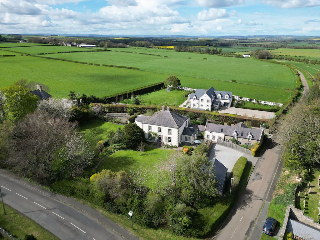 Property photo 2 of 86