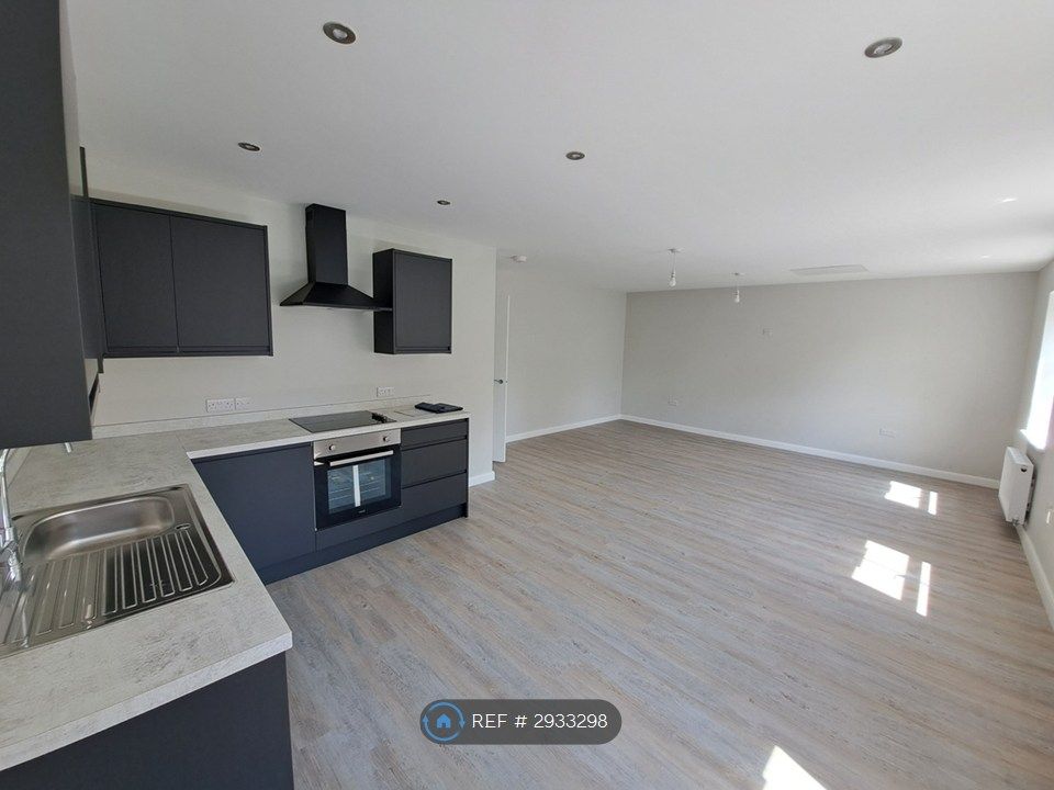 Property photo 3 of 9 Kitchen