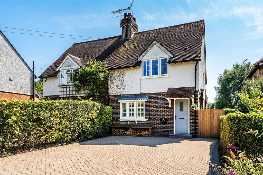 Property photo 1 of 38 Spring-Cottage-2.Jpg