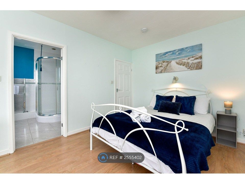 Property photo 3 of 35