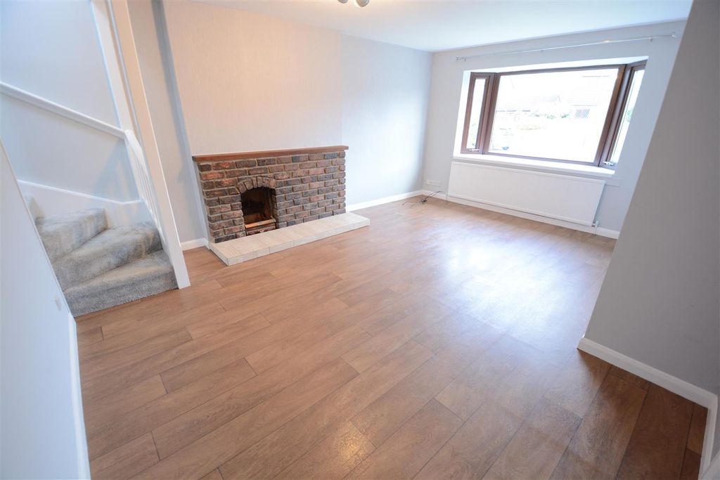 Property photo 3 of 10 Lounge