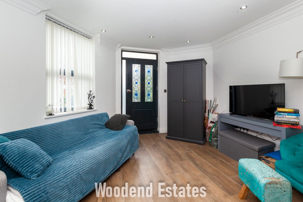 Property photo 2 of 20