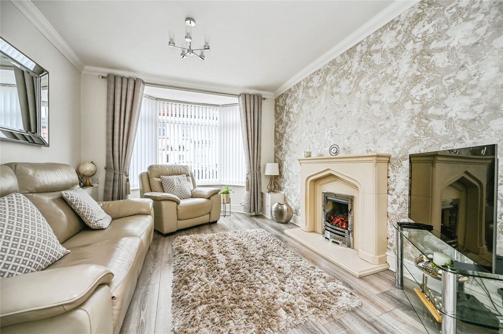 Property photo 2 of 18 Picture No. 33