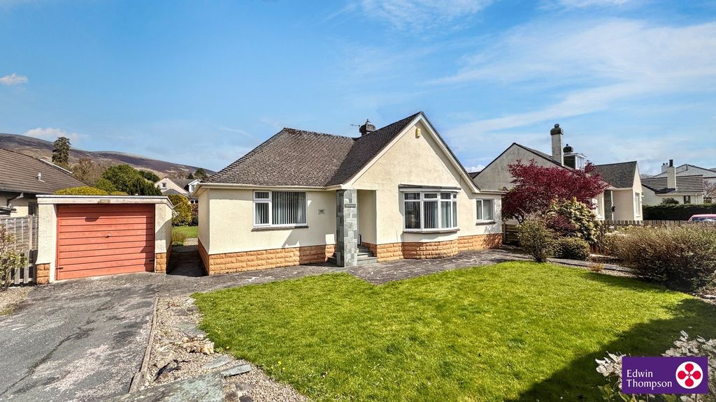 Property photo 1 of 33