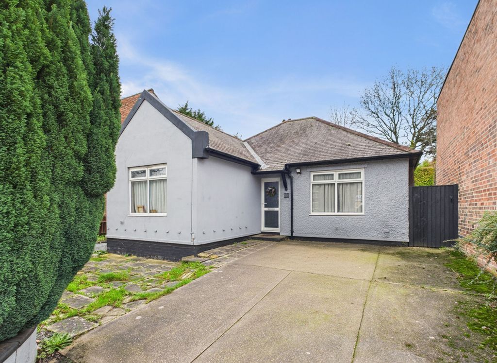 Property photo 1 of 11 Front