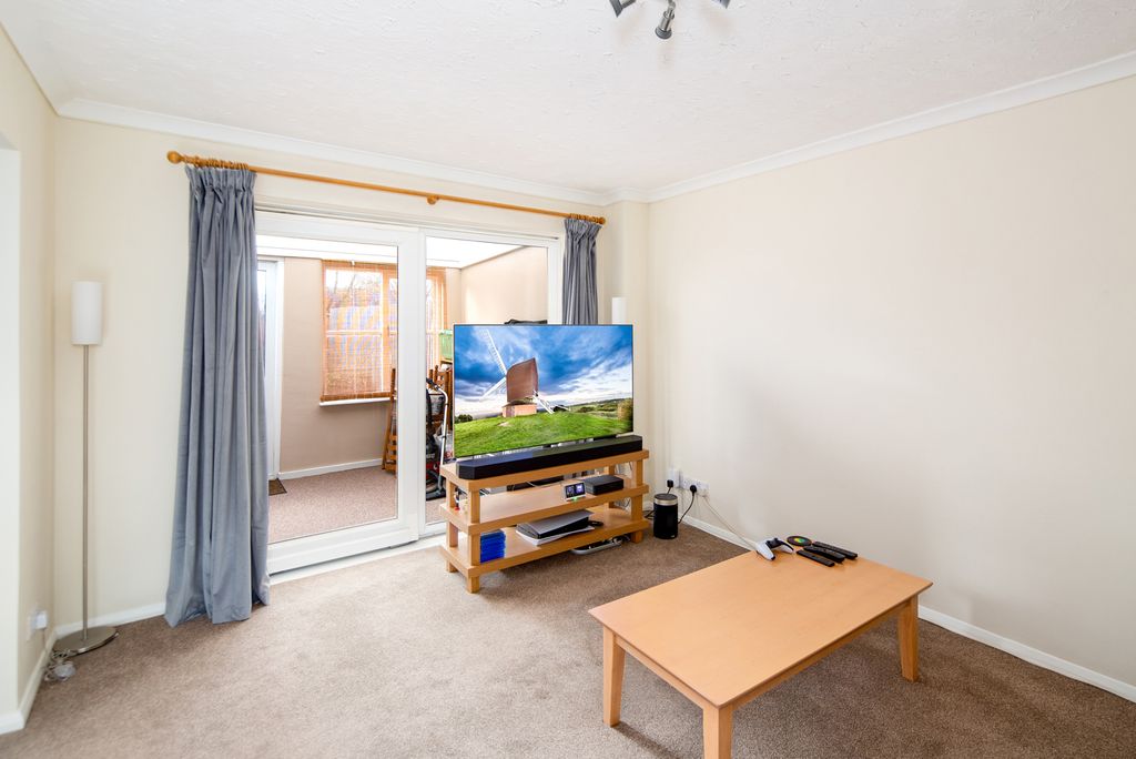 Property photo 3 of 20 Living Room