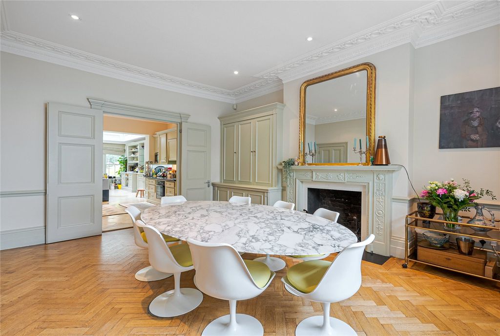 Property photo 2 of 10 Dining Room