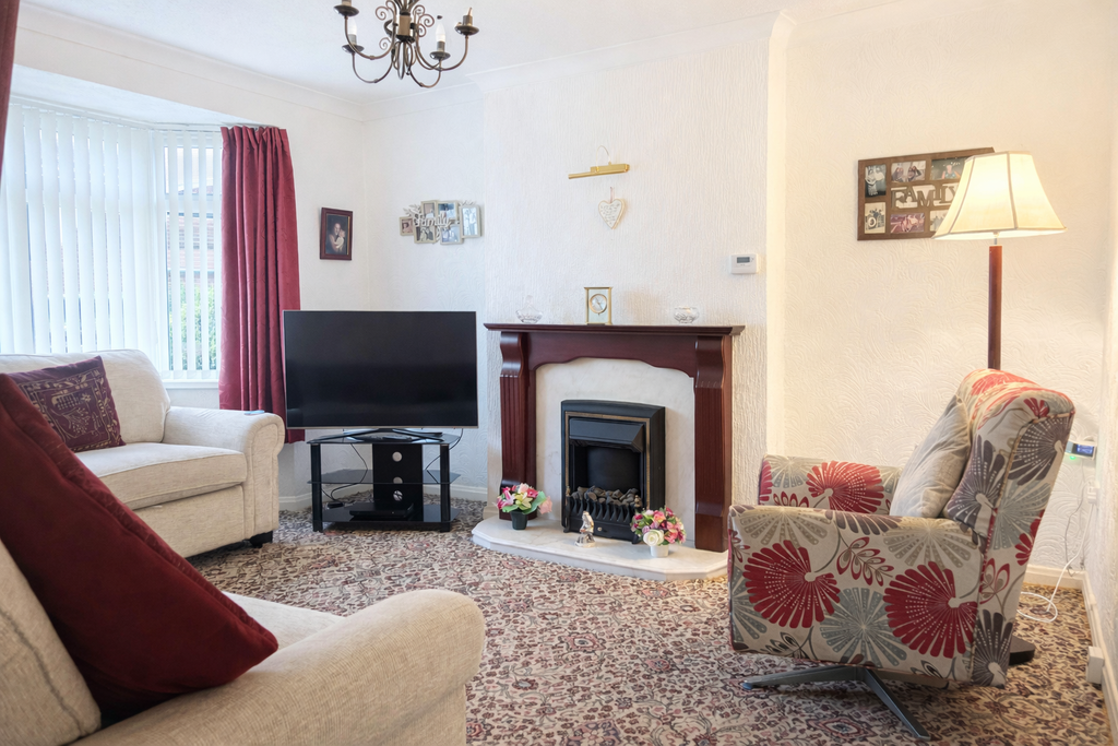 Property photo 2 of 12 Lounge