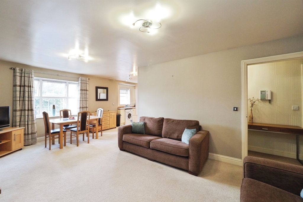 Property photo 3 of 17