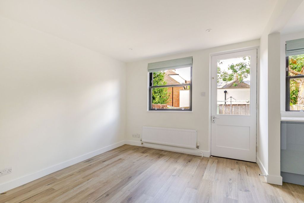 Property photo 3 of 18 Dining Room
