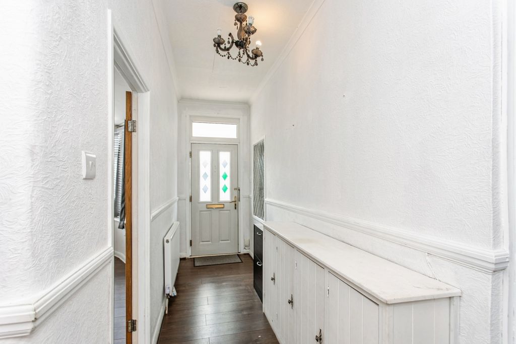 Property photo 2 of 20 Hall