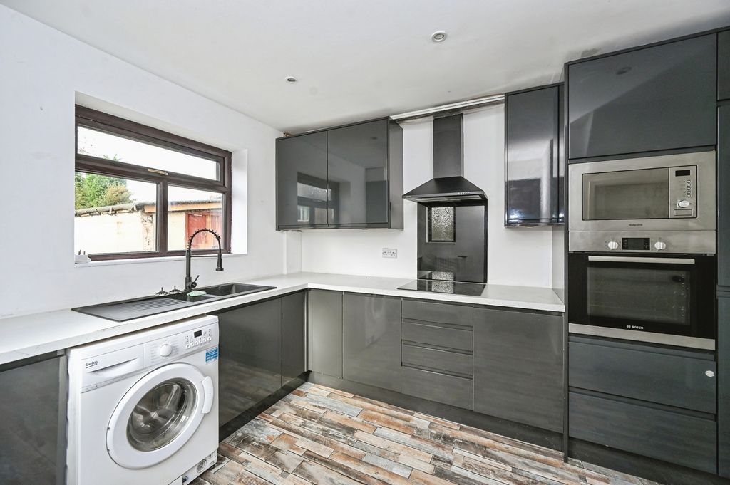 Property photo 2 of 13 Kitchen
