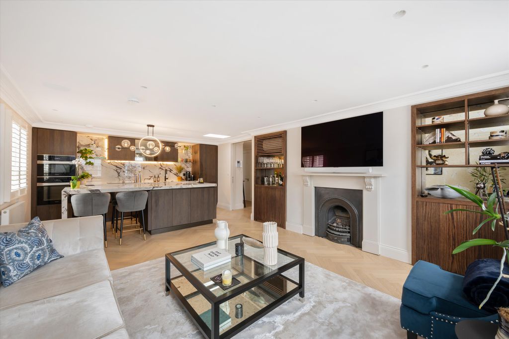 Property photo 2 of 16 Image