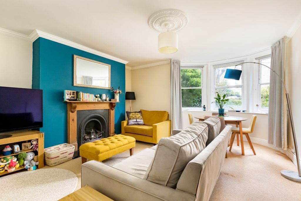 Property photo 3 of 11 Sitting/Dining Room