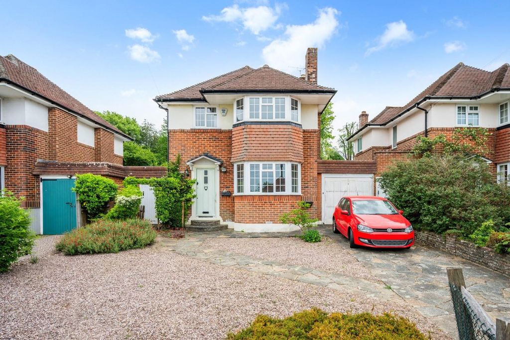 Property photo 1 of 18 Great Tattenhams