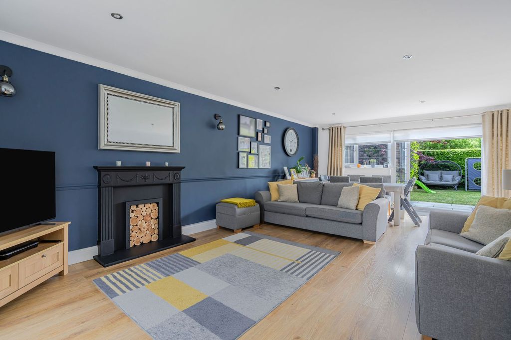 Property photo 3 of 27