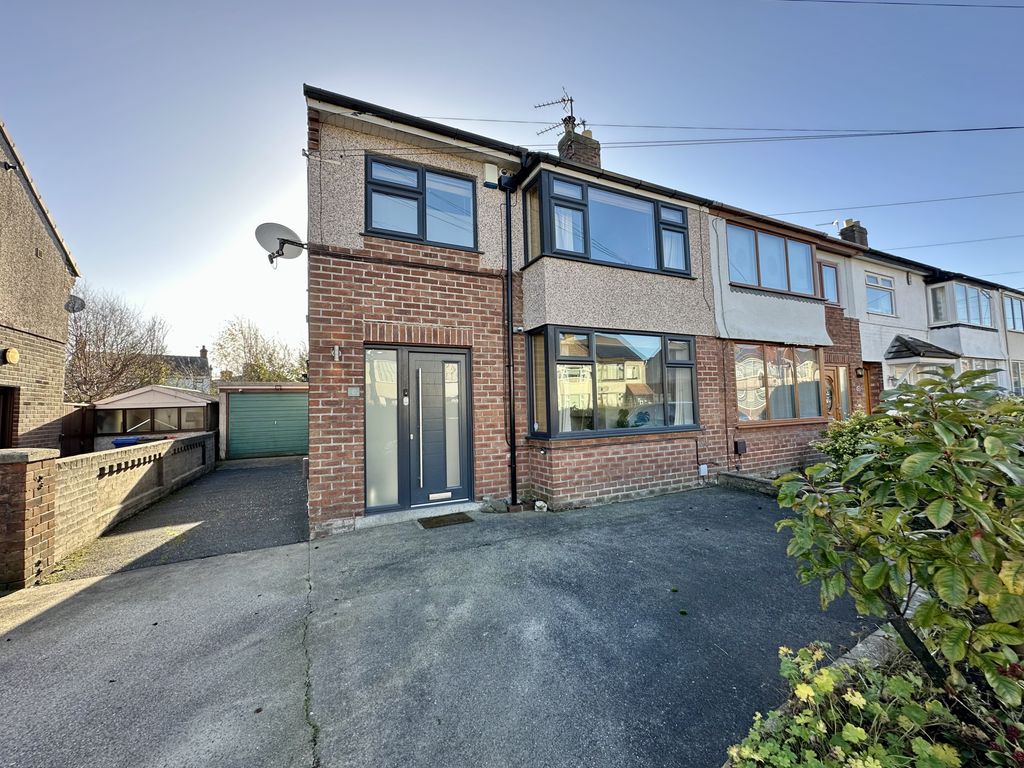 Property photo 1 of 28