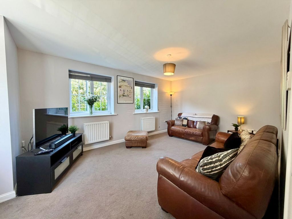 Property photo 3 of 39