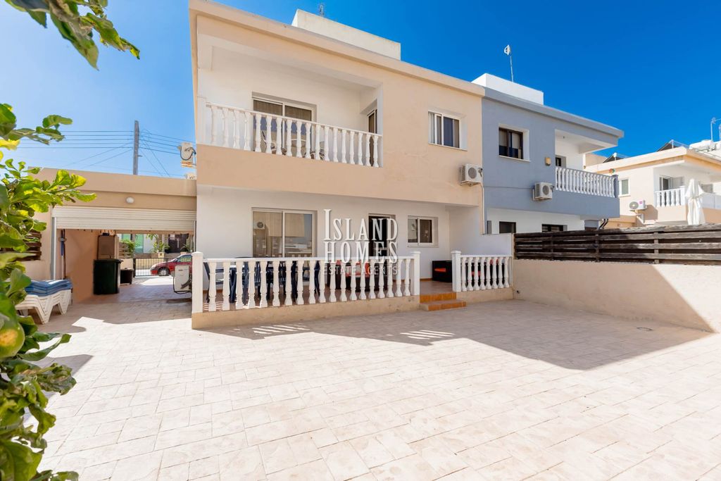 Property photo 1 of 32