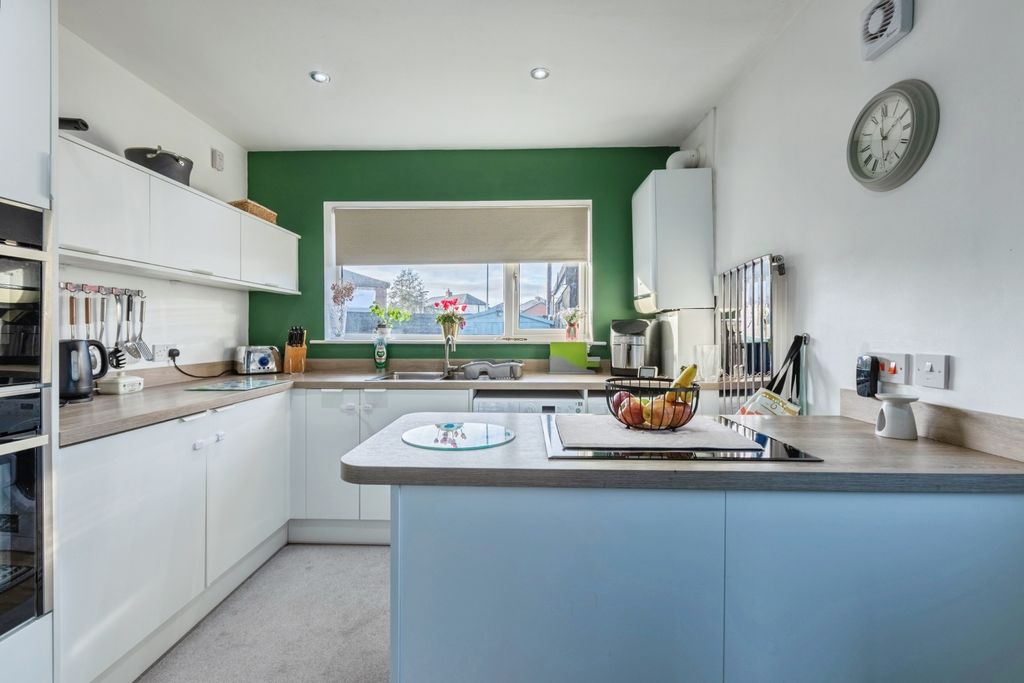 Property photo 3 of 15