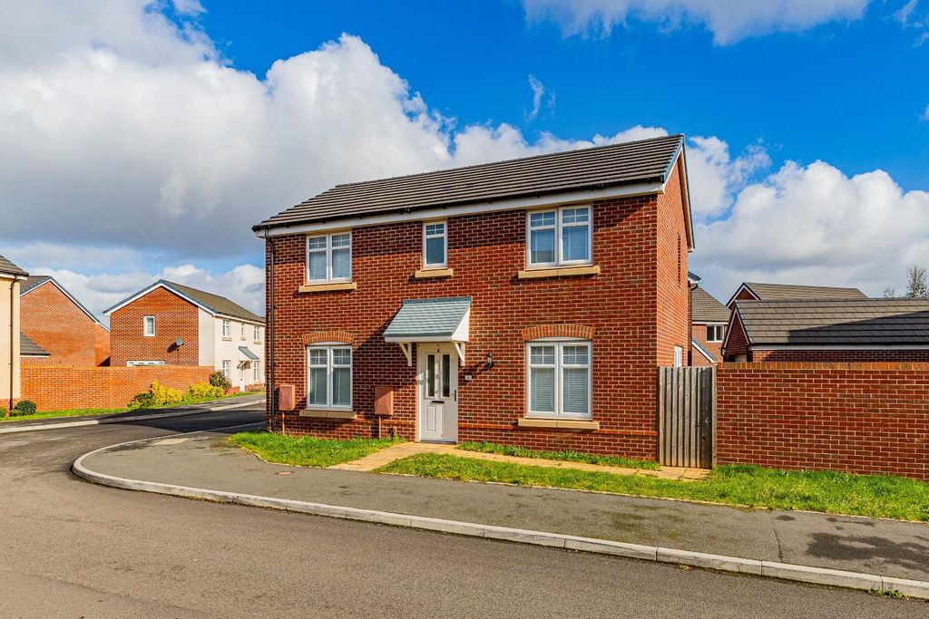 Property photo 1 of 21 Flat Holm Walk 38-1.Jpg