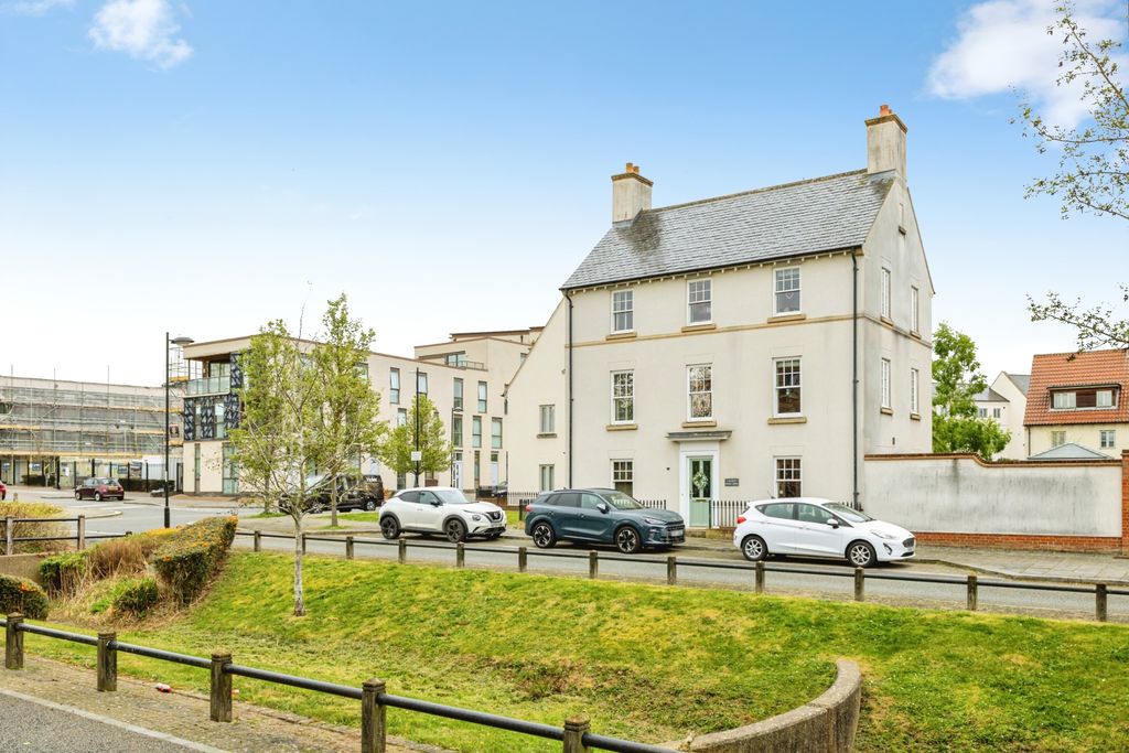 Property photo 1 of 20