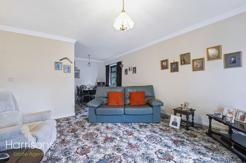 Property photo 3 of 21 5246347
