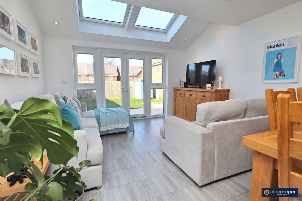 Property photo 2 of 29 3989164