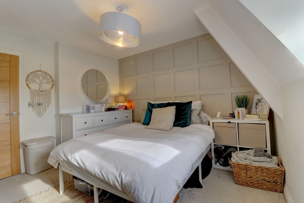 Property photo 3 of 16 Picture No. 12